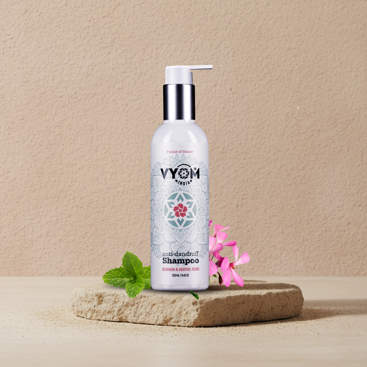 Anti-Dandruff Shampoo with Geranium and Menthol Herbs